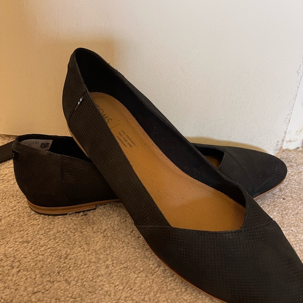 TOM’s brand Flats